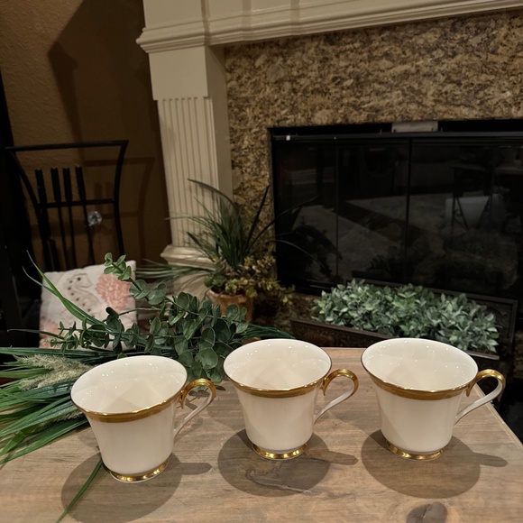 LENOX Aristocrat Porcelain China Ivory Tea Cups (3) w/ 24K Gold Rim (No saucer) - Picture 1 of 4